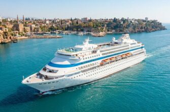 Круизный лайнер Astoria Grande изменил маршрут из-за угрозы в Черном море