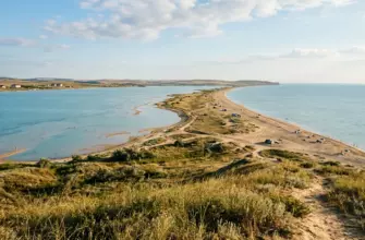 Песчаная коса и степной берег Таманского полуострова между Азовским и Чёрным морями